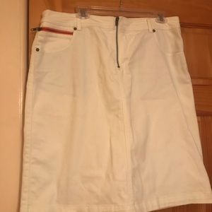 White denim skirt